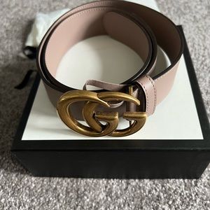 Beige Gucci belt size 90
